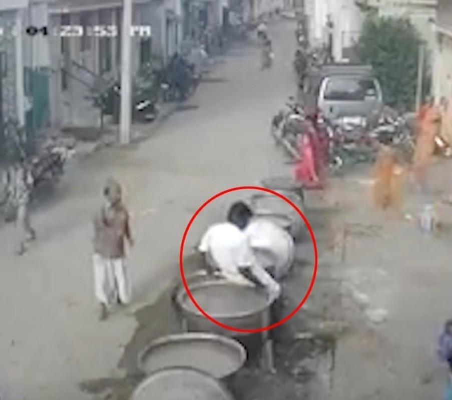 Man dies after falling into pot of hot porridge (video)