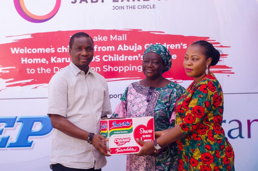 Jabi Lake Mall Celebrates Christmas With Kids and Shares Happy Time With Families