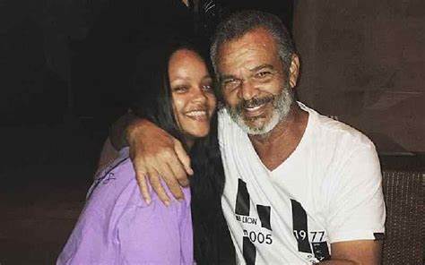 Rihanna's father found out about her second pregnancy during halftime show