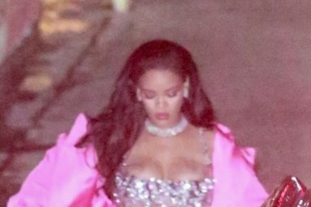 Check out the diamond belly chain valued at $1.8 million pregnant Rihanna wore to Beyonce and Jay-Z's Oscars after-party (Photos)